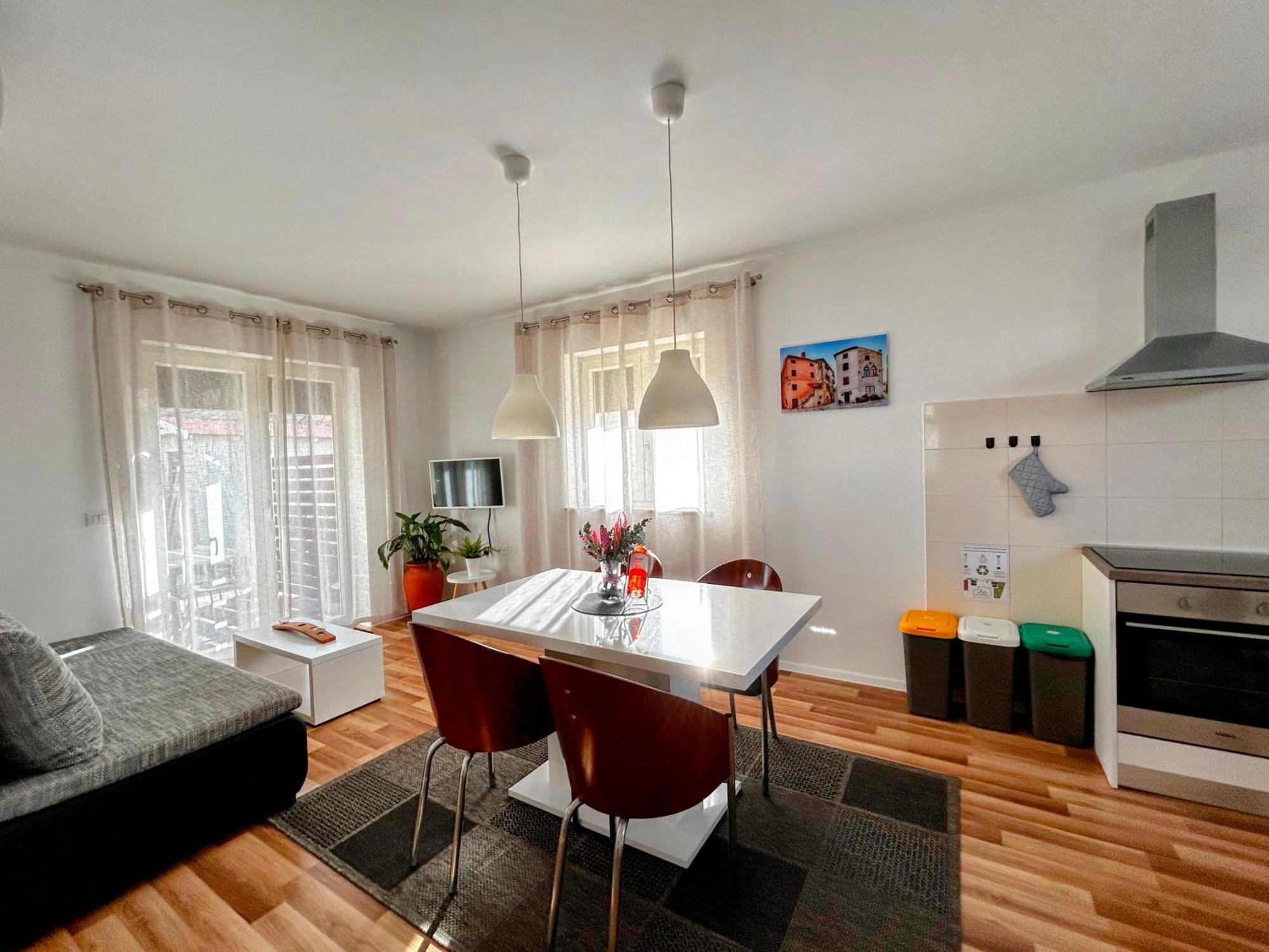 Rooms And Apartments Istrasoley Bale Zewnętrze zdjęcie