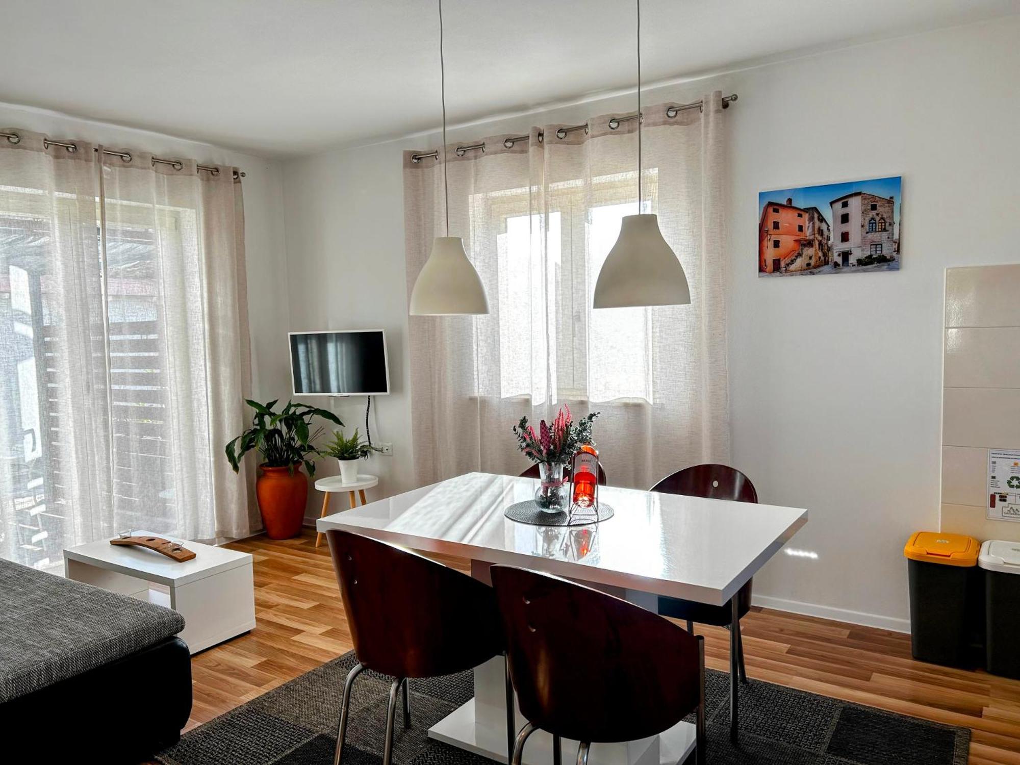 Rooms And Apartments Istrasoley Bale Zewnętrze zdjęcie